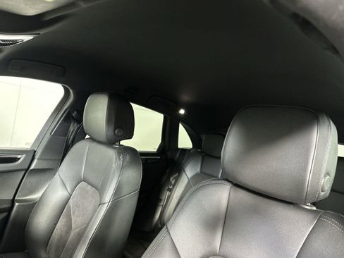 Used 2020 Porsche Macan AWD/4WD image 22