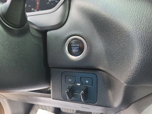 Used 2024 Toyota Tundra Limited AWD/4WD image 23