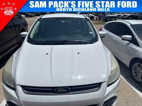 Used 2015 Ford Escape SE FWD image 2
