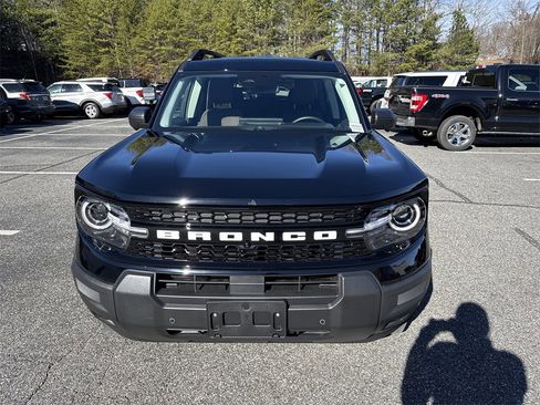 Used 2025 Ford Bronco Sport Outer Banks w/ Outer Banks Tech Package+ image 2