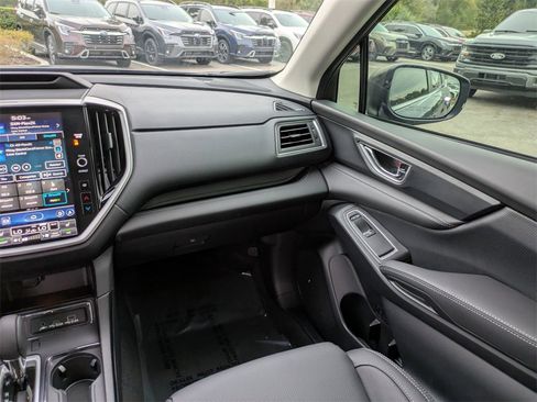 New 2025 Subaru Ascent Limited image 17