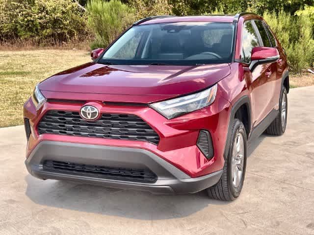Used 2025 Toyota RAV4 XLE w/ Convenience Package AWD/4WD image 2