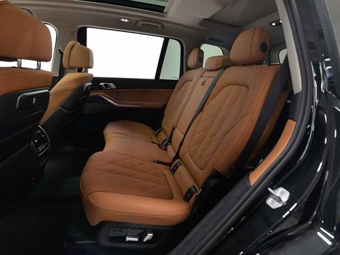 Certified 2025 BMW X7 xDrive40i w/ Premium Package image 11