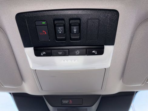 Certified 2022 Nissan Pathfinder Platinum w/ Cargo Package FWD image 17
