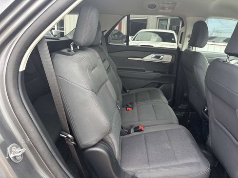 Used 2025 Ford Explorer Active image 9