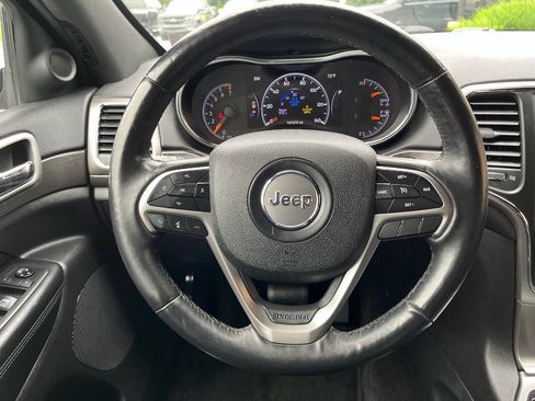 Used 2018 Jeep Grand Cherokee Altitude image 17