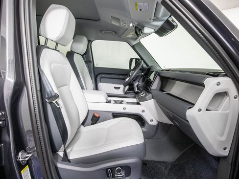 Used 2026 Land Rover Defender 130 S image 9