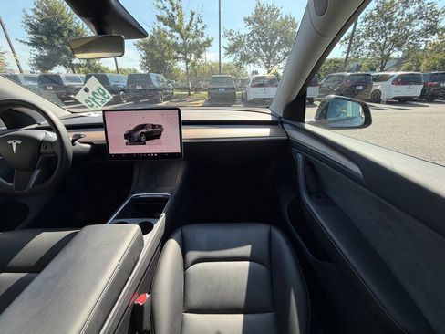 Used 2023 Tesla Model Y Long Range AWD/4WD image 19