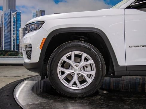 Used 2022 Jeep Grand Cherokee Limited image 7