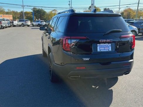 Used 2023 GMC Acadia SLE w/ Driver Convenience Package image 7