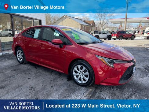 Used 2021 Toyota Corolla LE image 4