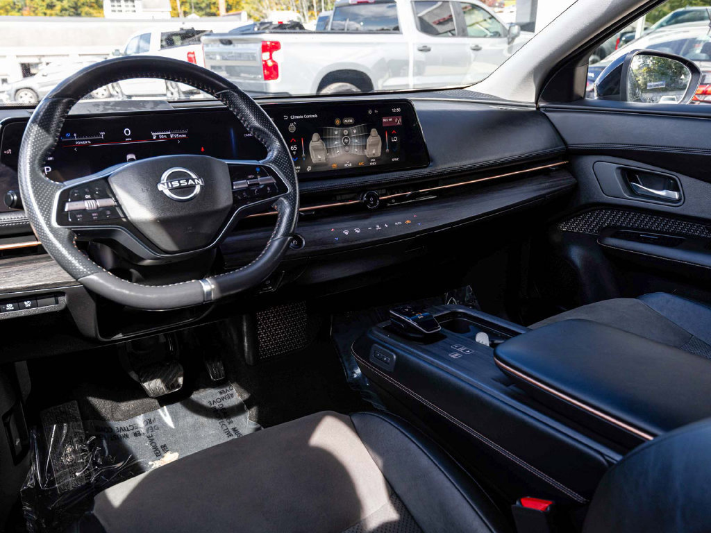 Used 2023 Nissan Ariya AWD image 17