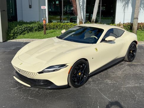 Used 2022 Ferrari Roma RWD image 10