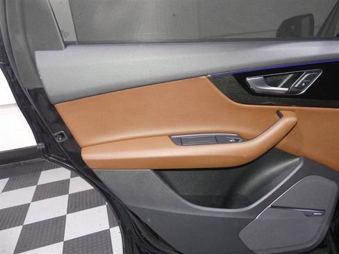 Used 2018 Audi Q7 3.0T Prestige w/ Prestige Package image 26