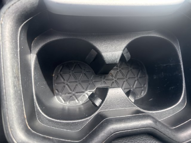 Used 2021 Toyota RAV4 XLE FWD image 21