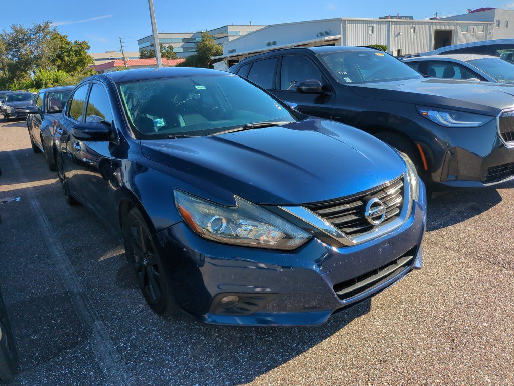 Used 2017 Nissan Altima 3.5 SR FWD image 5