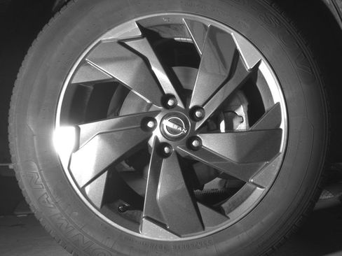 Used 2025 Nissan Rogue SV AWD/4WD image 13