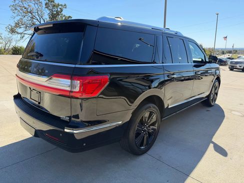Used 2019 Lincoln Navigator L Reserve image 9
