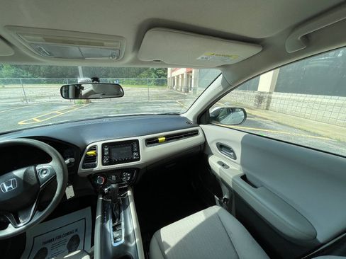 Used 2016 Honda HR-V LX image 27
