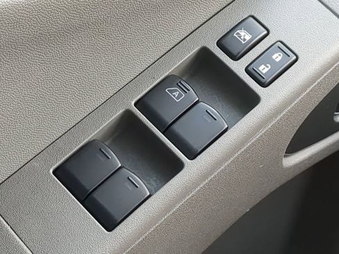 Certified 2021 Nissan Frontier SV w/ Midnight Edition Floor Mats image 23