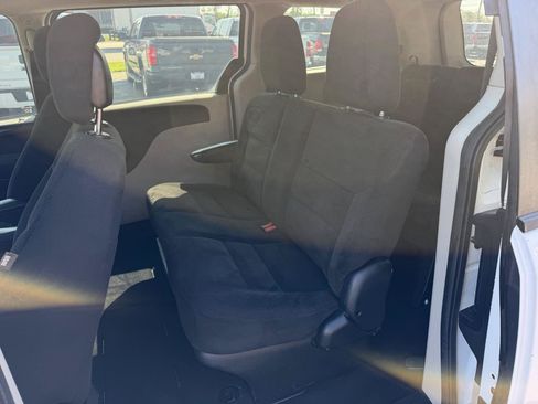 Used 2015 Dodge Grand Caravan American Value Package FWD image 10