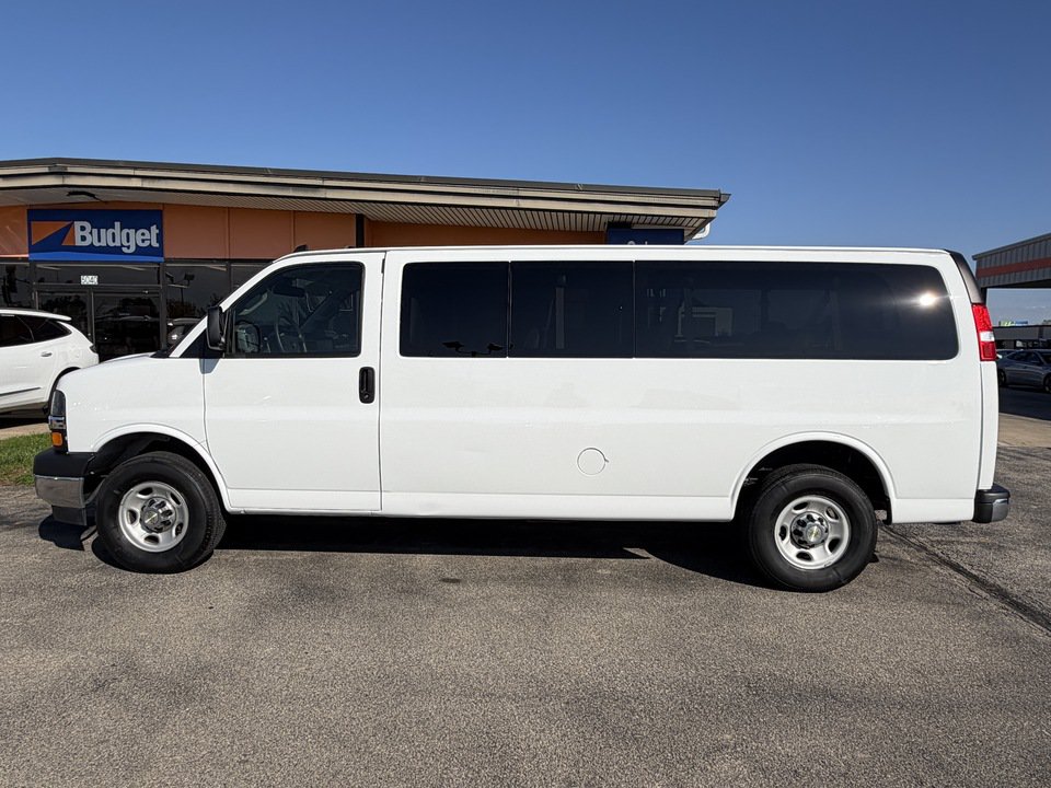 Used 2024 Chevrolet Express 3500 LT w/ LT Preferred Equipment Group RWD image 2