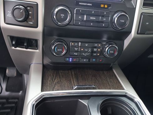 Used 2021 Ford F250 Lariat w/ Tremor Off-Road Package AWD/4WD image 14