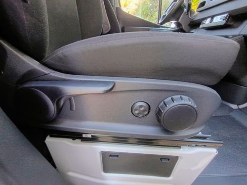 Used 2025 Mercedes-Benz Sprinter 2500 image 40