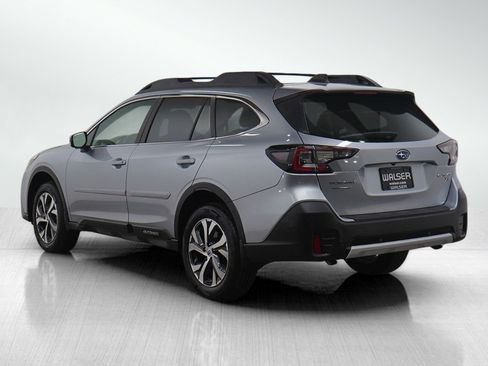 Used 2022 Subaru Outback Limited XT image 3