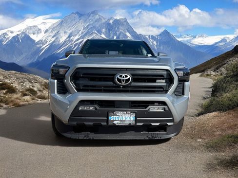 Used 2026 Toyota Tacoma SR5 w/ SR5 Upgrade Package AWD/4WD image 8
