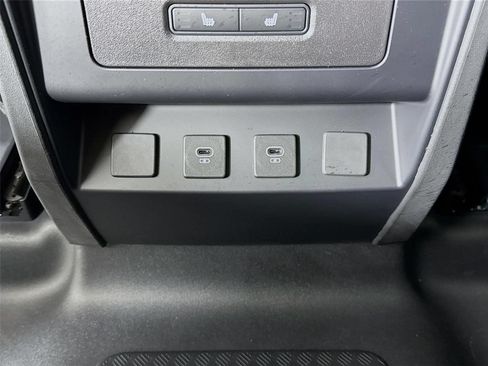 Used 2025 Land Rover Defender 110 S AWD/4WD image 28