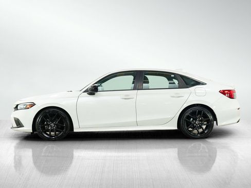 Used 2022 Honda Civic Sport image 2