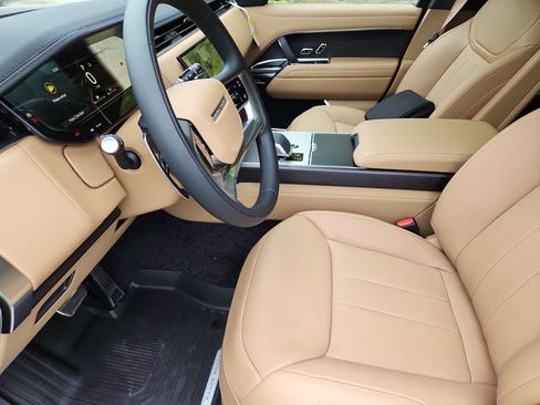 New 2026 Land Rover Range Rover Long Wheelbase SE AWD/4WD image 23