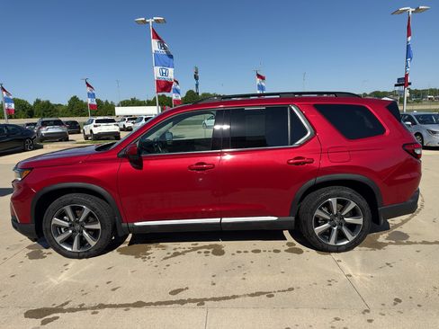 Used 2025 Honda Pilot Elite image 8