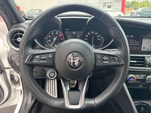 Used 2022 Alfa Romeo Giulia Ti AWD/4WD image 35