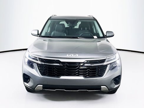 Used 2025 Kia Seltos S image 2