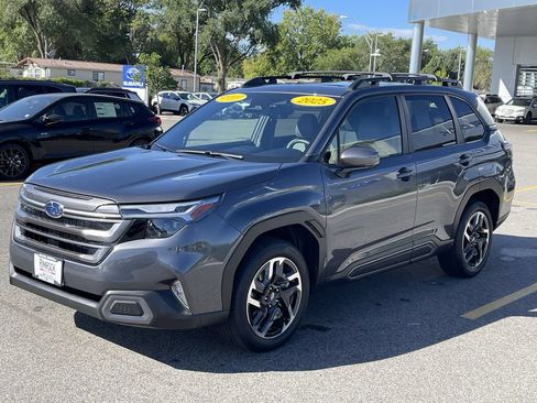 Used 2025 Subaru Forester Limited w/ Popular Package AWD/4WD image 3