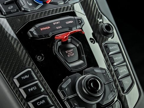 Used 2017 Lamborghini Aventador S AWD/4WD image 32