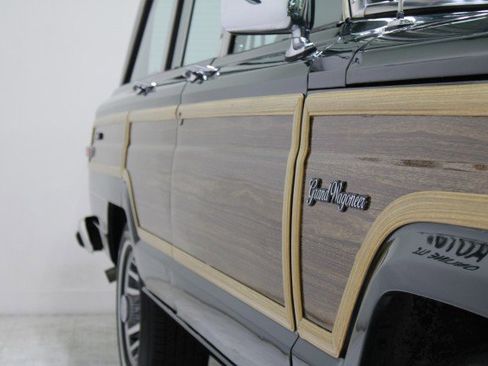 Used 1991 Jeep Grand Wagoneer 4X4 image 41