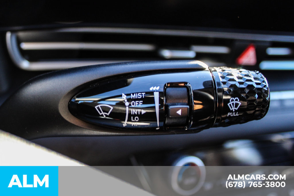 Used 2025 Hyundai Elantra SEL FWD image 24