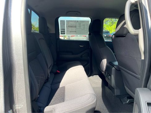 Used 2025 Nissan Frontier SV RWD image 16
