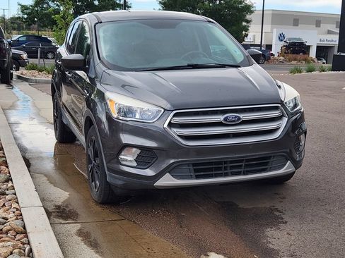 Used 2019 Ford Escape SE AWD/4WD image 3