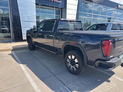 Used 2025 GMC Sierra 2500 Denali w/ Denali Reserve Package AWD/4WD image 2