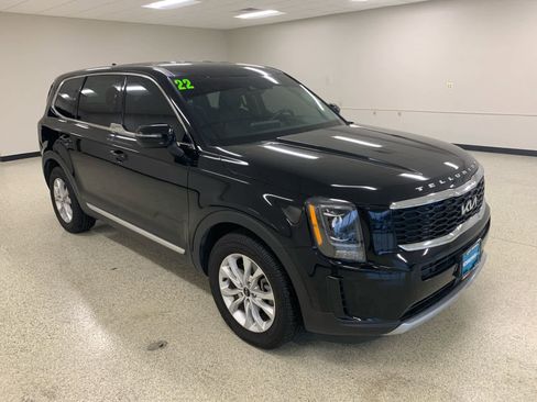 Used 2022 Kia Telluride LX image 3