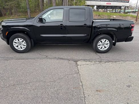 Used 2024 Nissan Frontier SV w/ SV Convenience Package AWD/4WD image 6