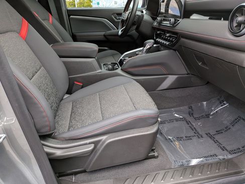 Used 2024 Chevrolet Colorado Z71 w/ Z71 Convenience Package 2 image 28