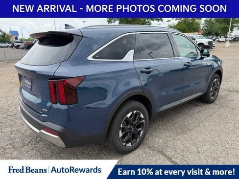 Used 2025 Kia Sorento S w/ Panoramic Sunroof Package AWD/4WD image 7