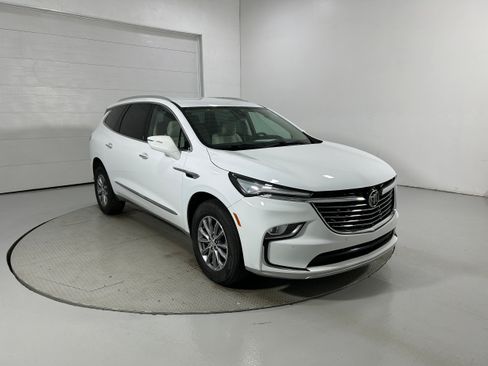 Used 2023 Buick Enclave Essence w/ Trailering Package, 5000 lbs. AWD/4WD image 2