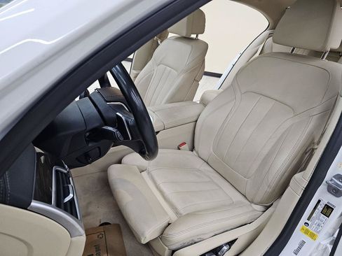 Used 2019 BMW 740i RWD image 18