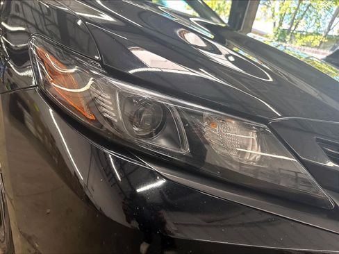 Used 2022 Toyota Camry SE w/ Convenience Package FWD image 32
